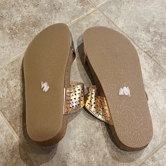 🆕 Max & Drew Nikki rose gold leather perforated slip on sandals comfort - Picture 4 of 8